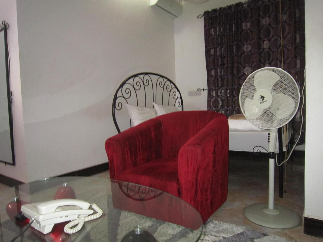 Jakicha Motel Dar es Salaam Exterior photo